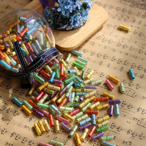 Капсулы любовных букв Скювань Популярные таблетки цвета бумага для корки бумаги субсидийная бумага мини -канцелярские товары