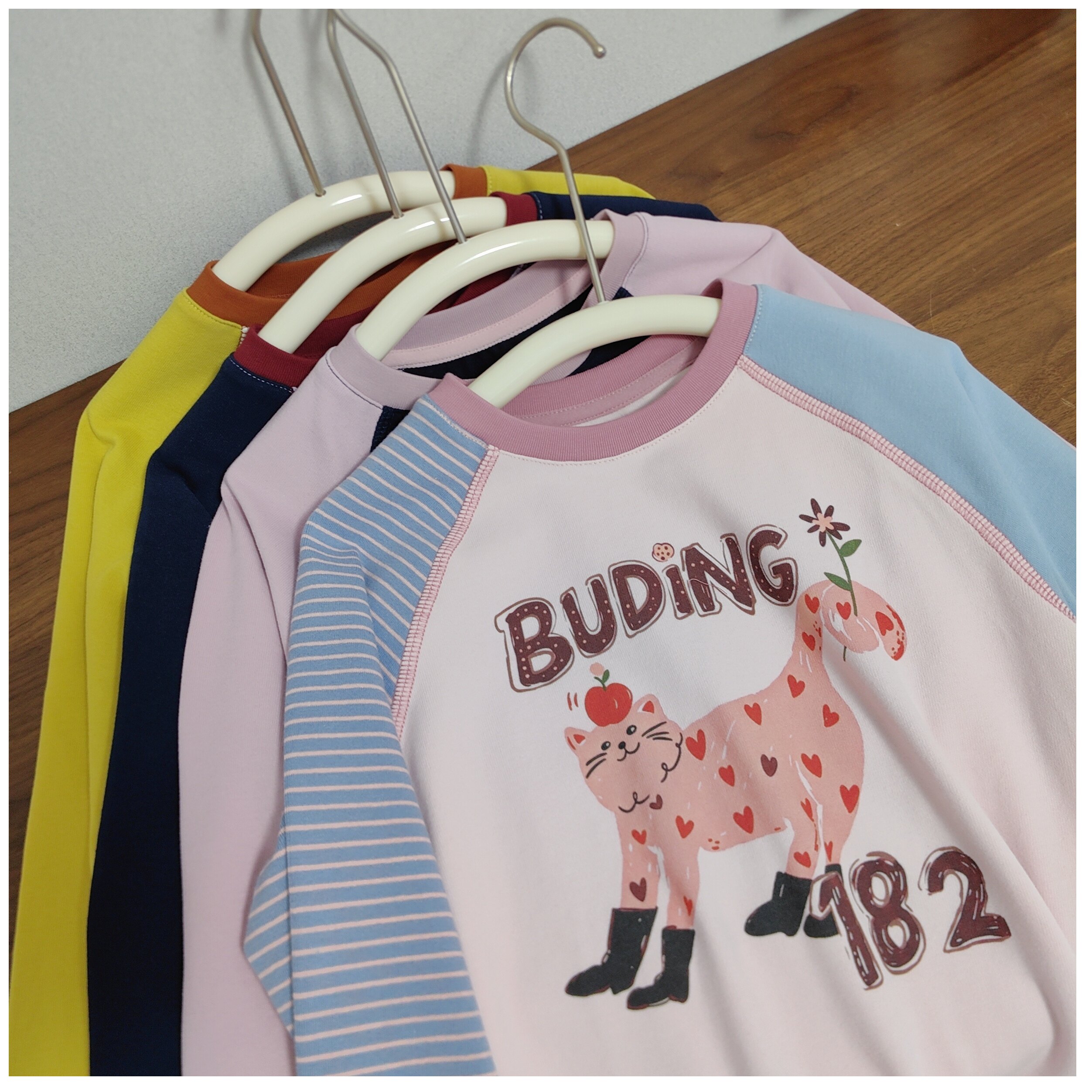 入秋好单品 女童萌趣古早手绘风 撞色条纹插肩袖卡通儿童长袖T恤
