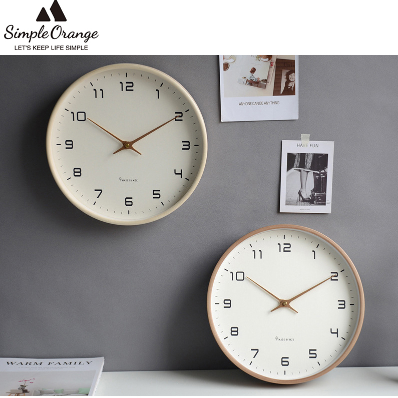 原木风圆形静音挂钟客厅卧室装饰