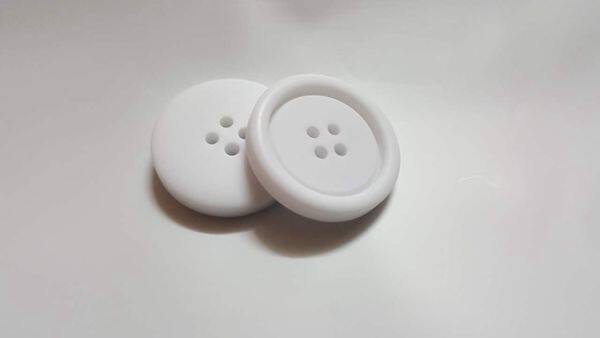 34MM白色亚光四眼大衣纽扣
