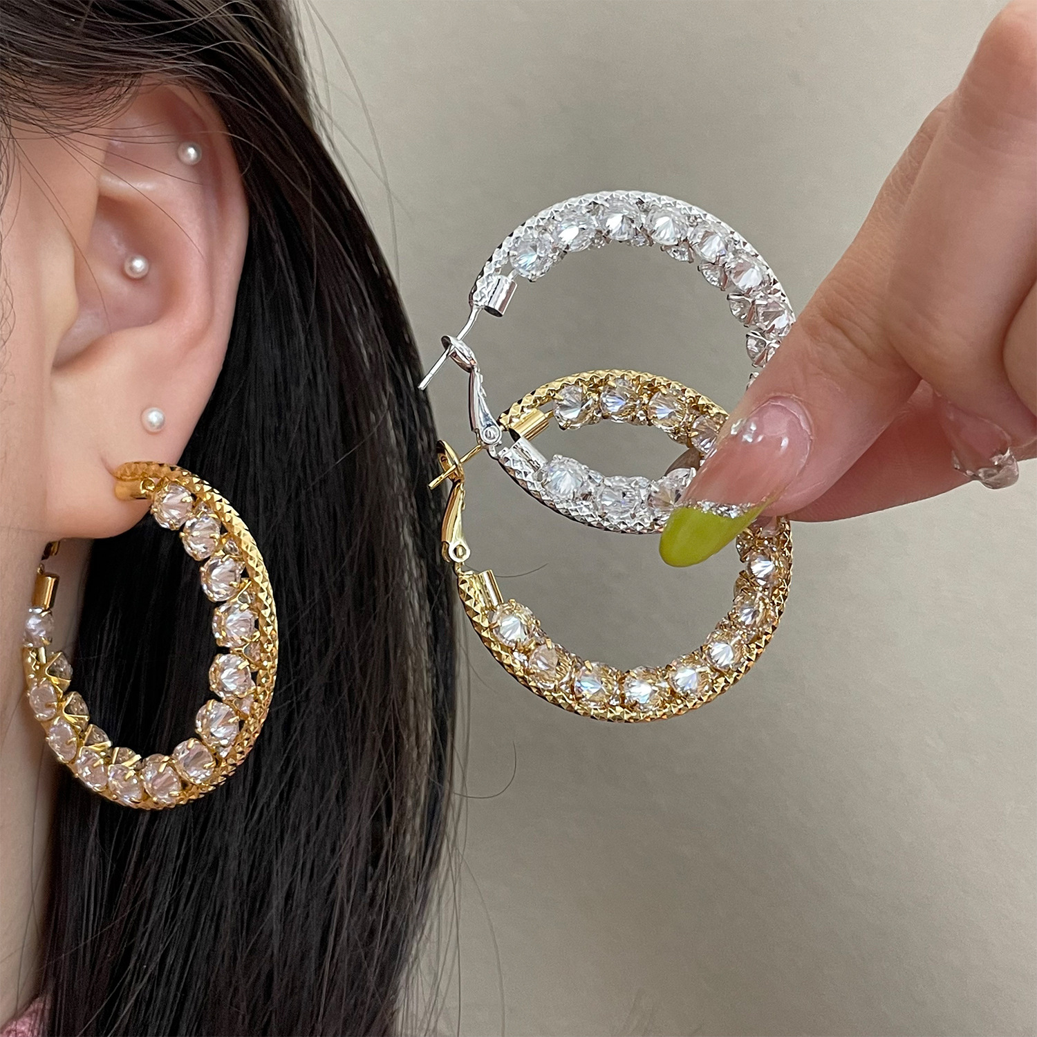 超闪满钻气质圈圈925银针轻奢时尚气质百搭小众个性高级感耳饰女