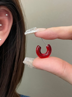 夏季亚克力果冻耳环女S925银针几何C形红色耳钉小巧甜酷耳圈耳饰