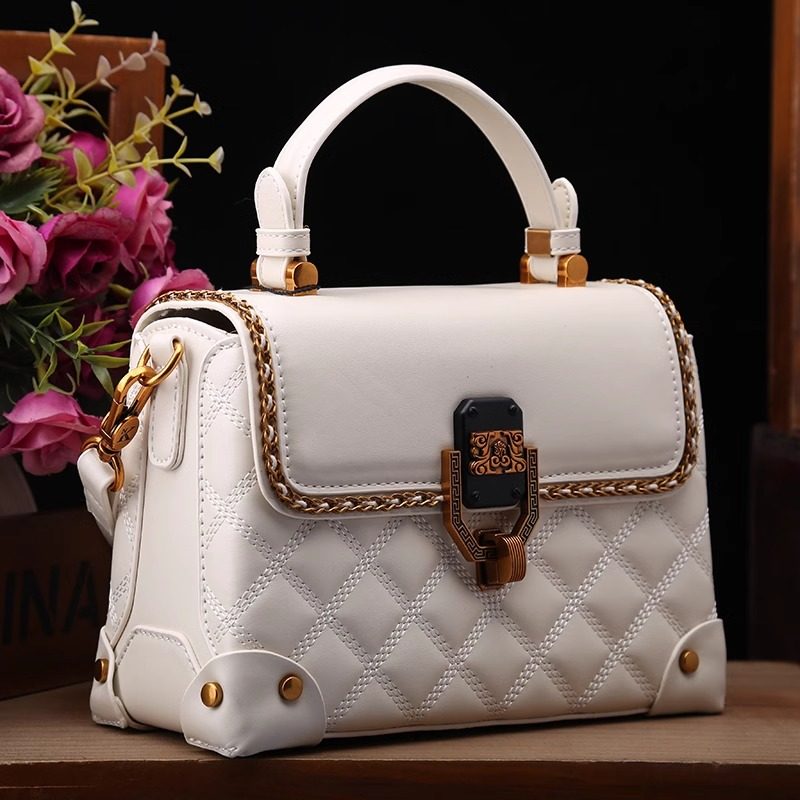 香港正品代购新款真皮菱格手提包高级感单肩斜挎包大容量小方包女