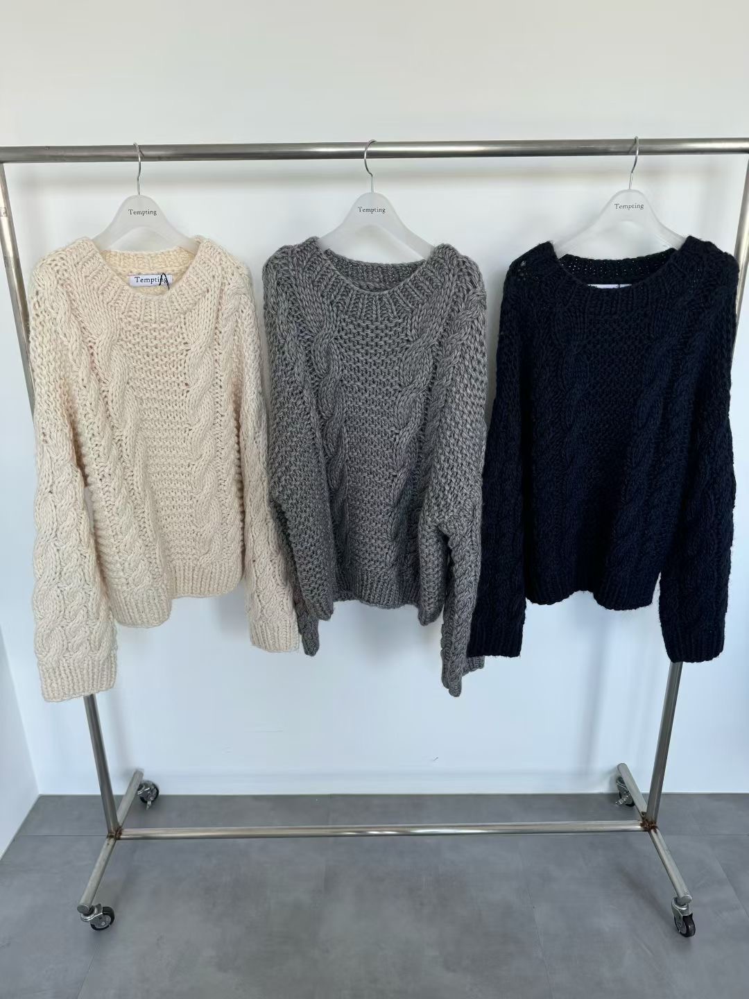 现 25冬新款韩国东大门tempting慵懒风宽松麻花粗线圆领套头毛衣