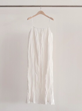 现26春款韩国东大门OUNCE连衣裙气质温柔显瘦白色褶皱设计吊带裙
