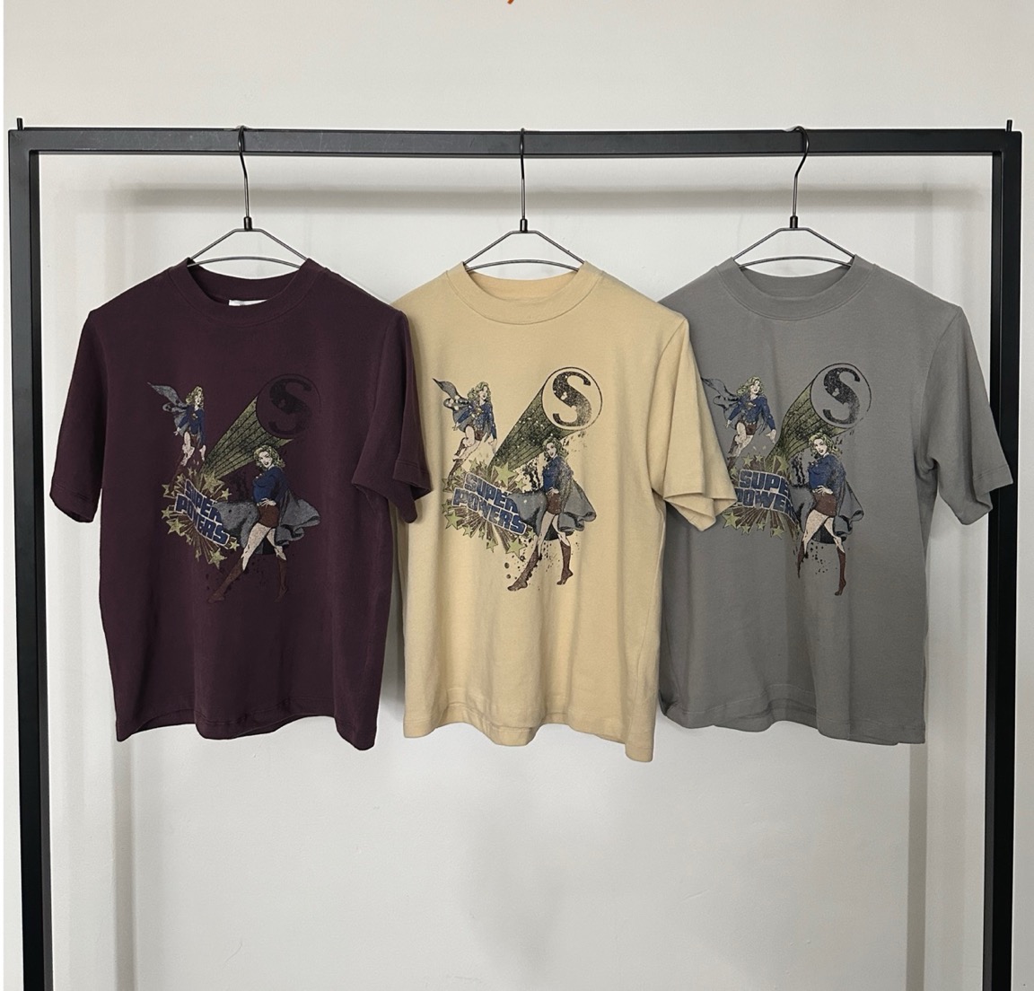 现 25秋季新款韩国东大门VISUAL SPACE圆领女超人图案半袖T恤