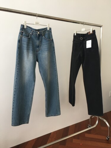 现 韩国东大门26秋季新款breathe休闲百搭做旧高腰直筒牛仔裤