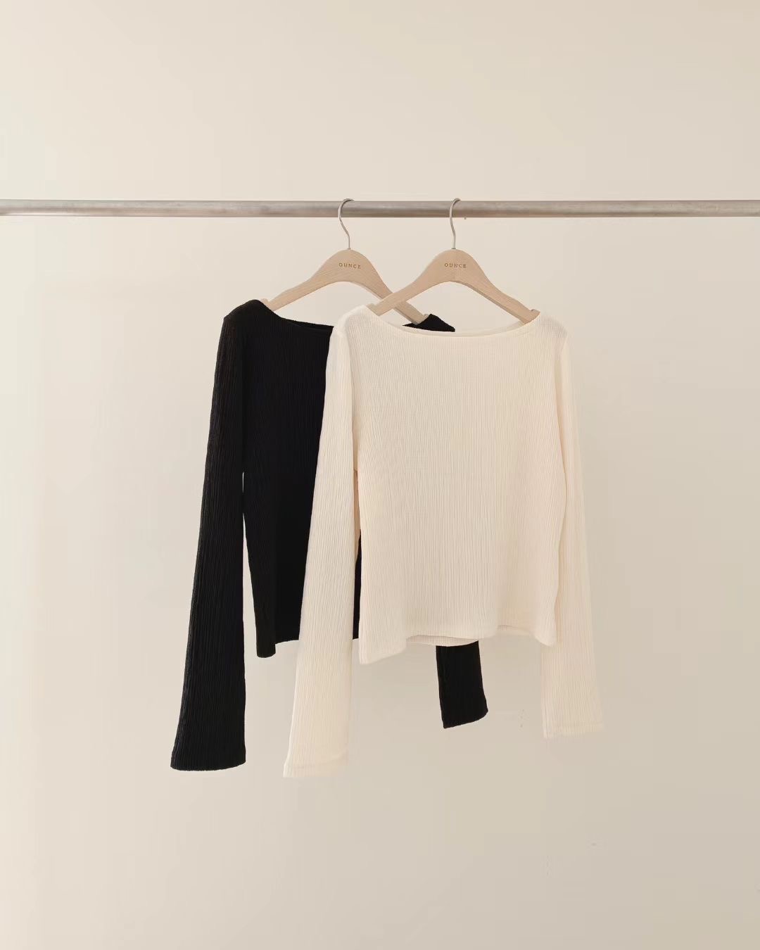 现 25冬新款韩国东大门ounce纯色纯色百搭韩系坑条圆领长袖T恤女