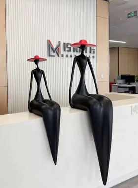 现代样板房间售楼处软装饰品家居客厅金属抽象人物创意工艺品摆件