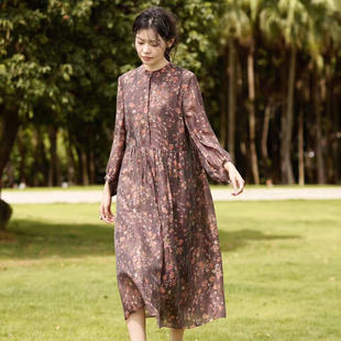 卡米兰时尚印花减龄连衣裙女2025春秋新款设计感小众流行漂亮裙子