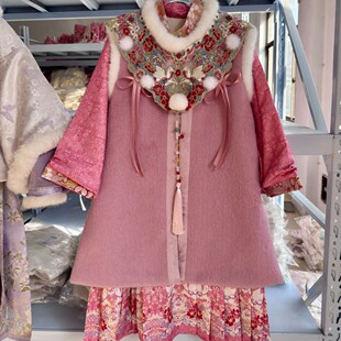 高端女童宫廷风明制汉服套装儿童马甲重工云肩刺绣加厚加绒拜年服