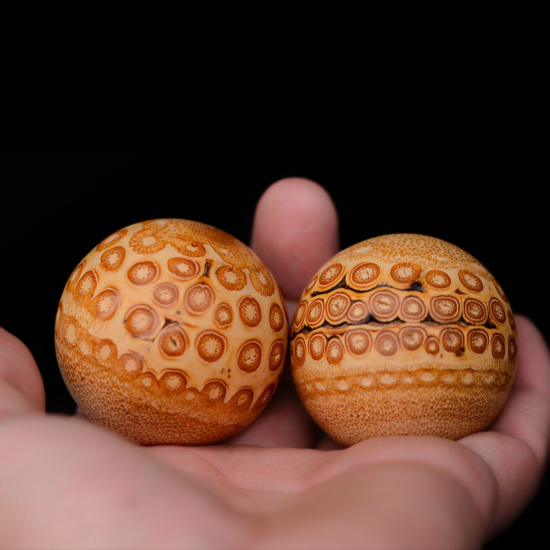 精品天然满钉竹根手球盘玩手把件竹雕老料纯手工打磨文玩收藏