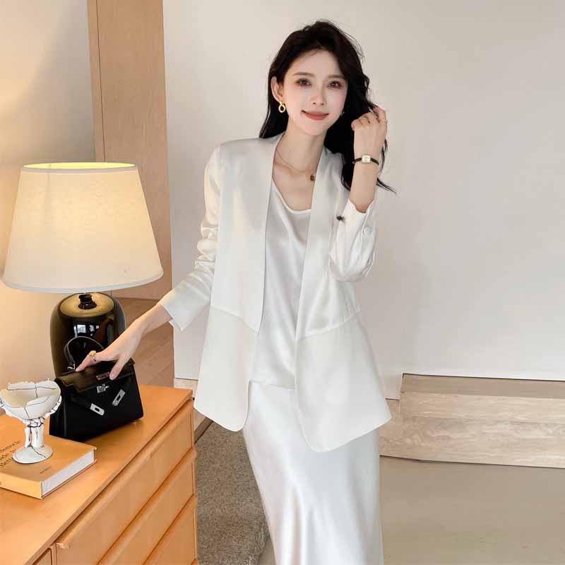 进口三醋酸缎面拼接设计西装外套女款爆款2025新款轻奢百搭上衣