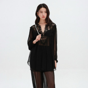 时尚 顺纡绉蕾丝花边腰果花镂空灯笼袖 春夏新款 百搭上衣 栖谷