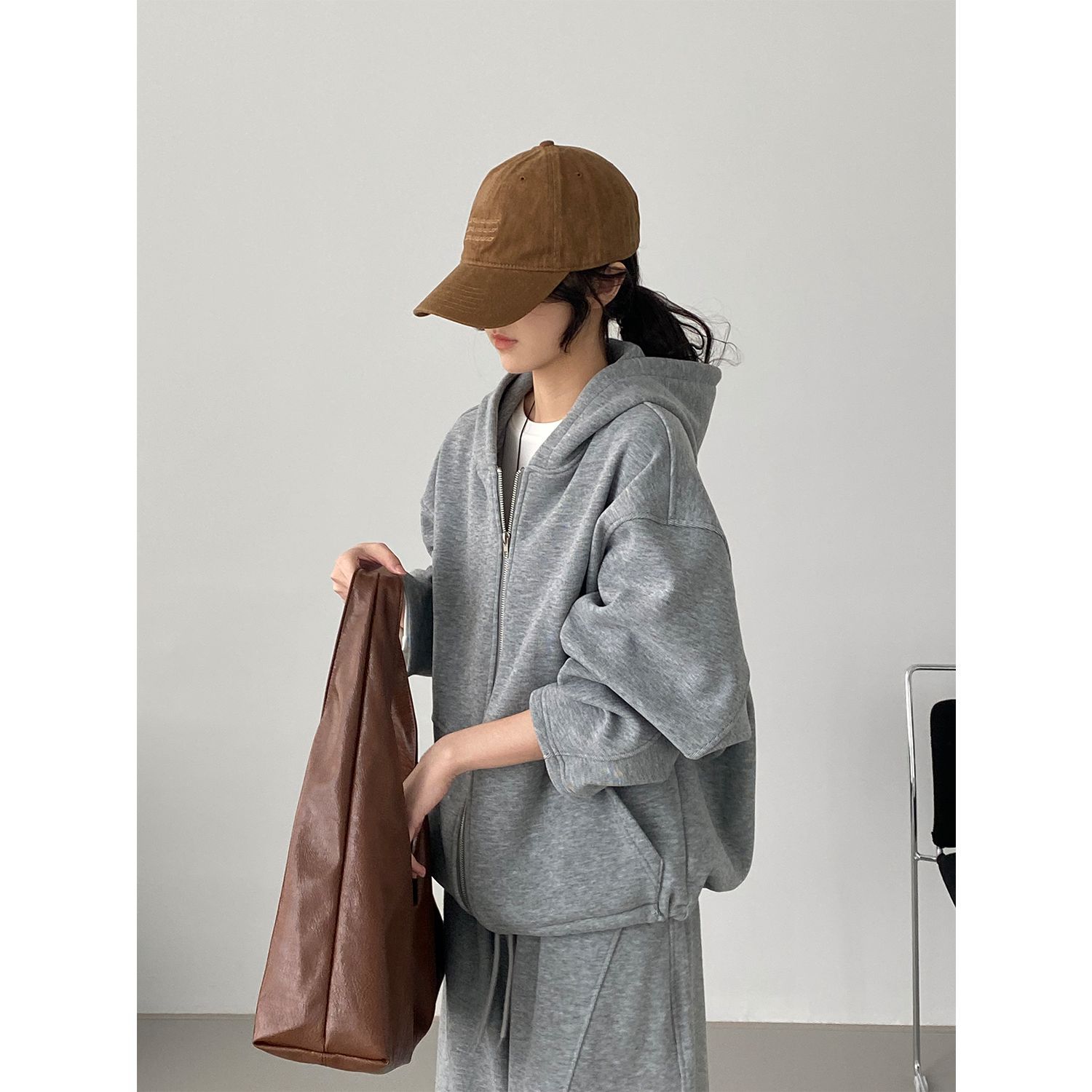 素颜公式 灰色加绒加厚连帽卫衣女宽松休闲好搭外套