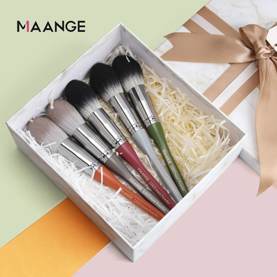 Single portable makeup brush, beauty tool loose powder brush