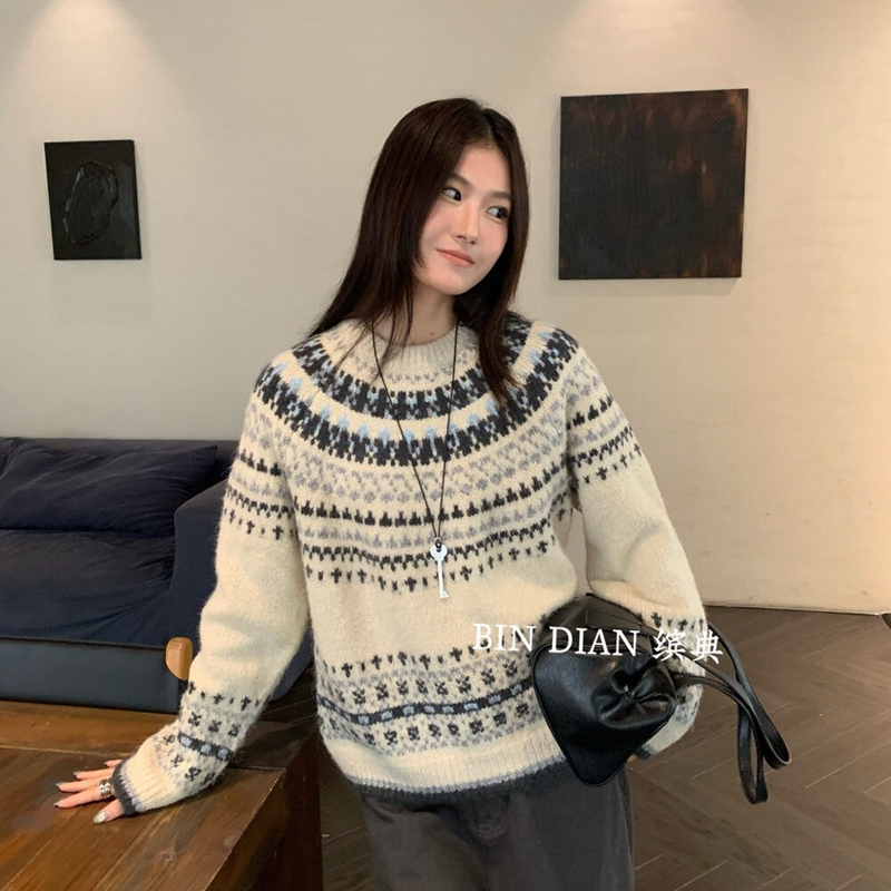 圆领欧货宽松复古提花毛衣