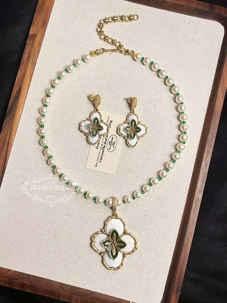 宫廷中古vintage复古铜镀金做旧白贝母绿珐琅花朵珍珠项链耳环女