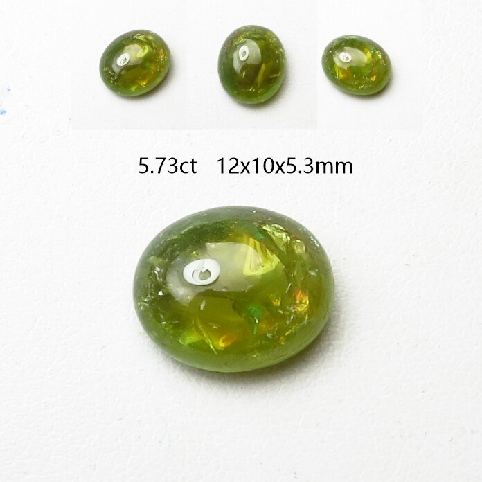 天然绿色榍石戒面12X10