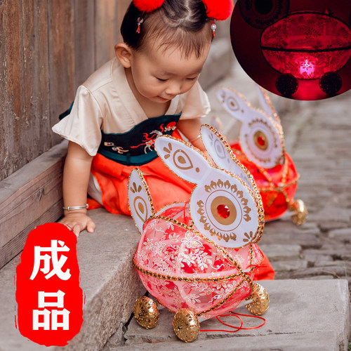 手工拉线拖拉兔灯新春发光滚动元宵花灯蕾丝布艺兔子电子灯笼二代