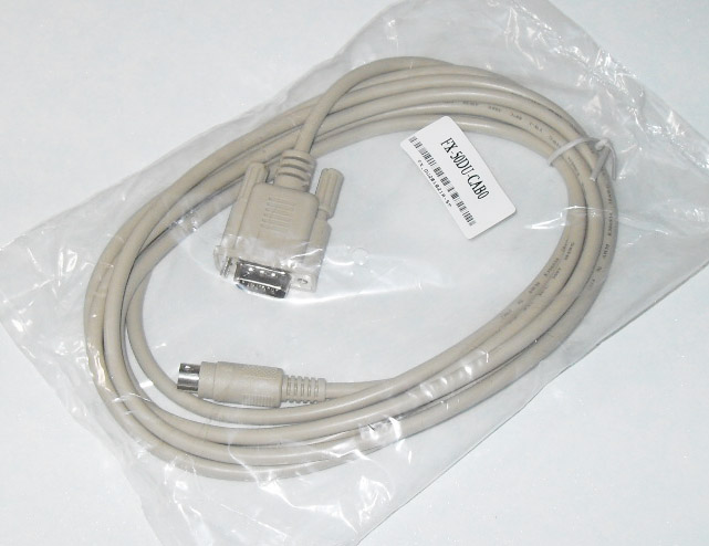 本电缆适用三菱FX1S/FX1N/FX2N/FX3U系列PLC与三菱触摸屏F940/F930/F920通迅连接，电缆接屏侧9针公头，接PLC侧圆口8针，电缆长度有3米和5米，10米