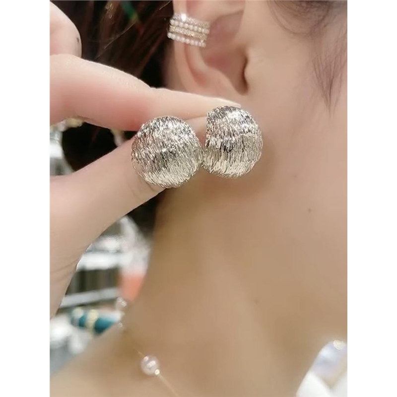奥特莱斯折扣店撤柜捡漏9999纯银针半圆耳环名媛银耳饰配饰防过敏