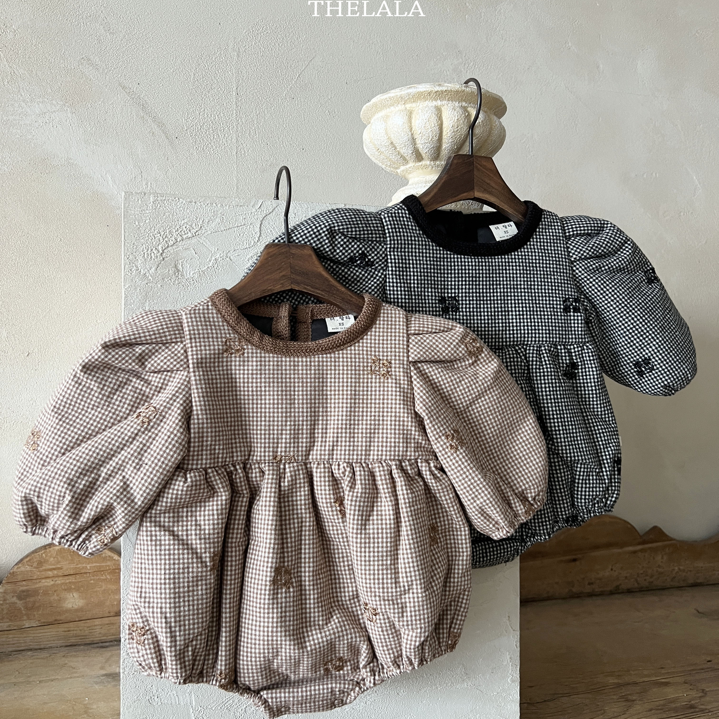 韩国LALA童装格纹泡泡袖连体衣