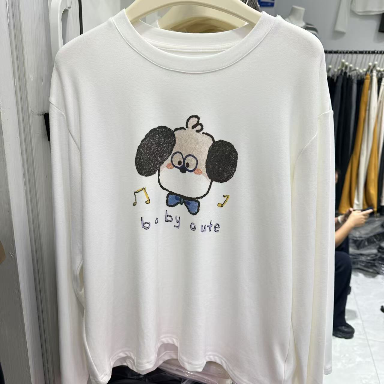 2025冬季新款小狗圆领长袖T恤显瘦卡通休闲宽松百搭上衣打底衫女