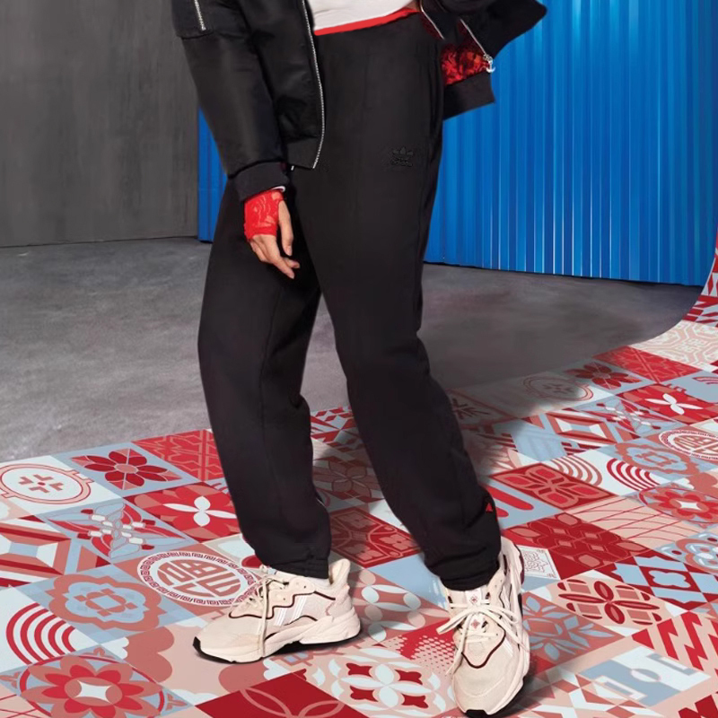 阿迪达斯女裤三叶草新款CNY全棉针织运动裤收口休闲长裤 HD0340