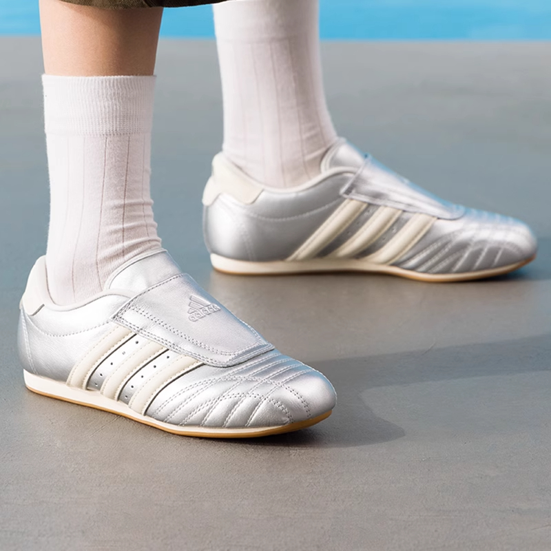 阿迪达斯女鞋2025新款TAEKWONDO跆拳道复古薄底运动休闲鞋 JS4023