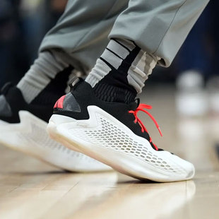1爱德华兹一代低帮缓震实战篮球鞋 JQ6140 2025新款 阿迪达斯男鞋