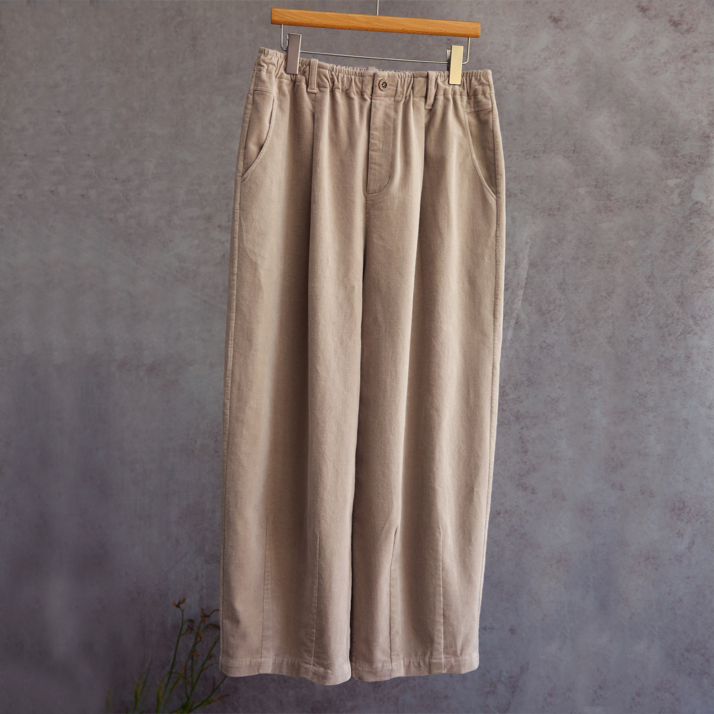 云芝元 新冬款进口日晒干浅灰平绒灯芯绒半松紧腰休闲裤2203-M