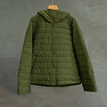 云芝元设计师款茶绿色羊绒棉连帽95白鹅绒插肩排骨格羽绒服1001S