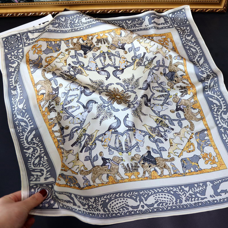 68cm中方巾真丝素缎动物狂欢丝巾