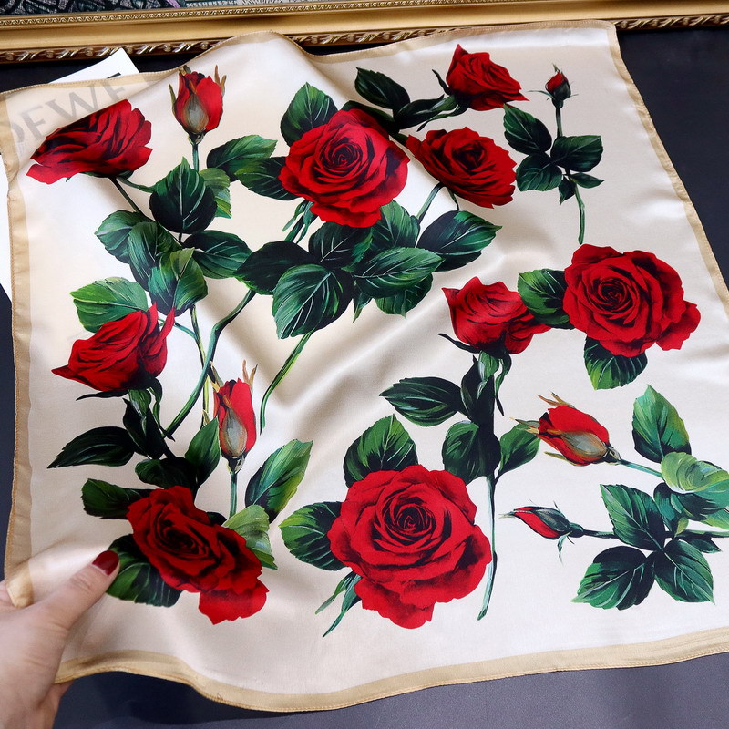 68cm真丝素缎红玫瑰桑蚕丝围巾