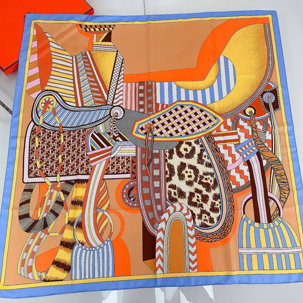 90cm大方巾秋冬马鞍链条时尚丝巾斜纹手工卷边围巾礼品送妈妈女士,服饰配件/皮带/帽子/围巾,围巾/丝巾/披肩,淘宝优惠券,粉丝福利购,淘宝优惠卷