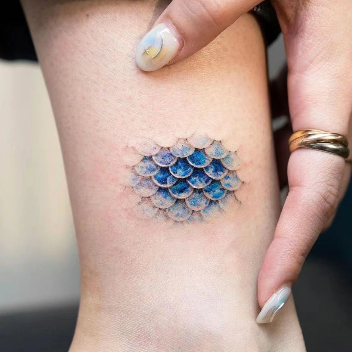 海的女儿海洋妆容 蓝色深海美人鱼鳞片纹身贴防水持久女脚踝贴纸