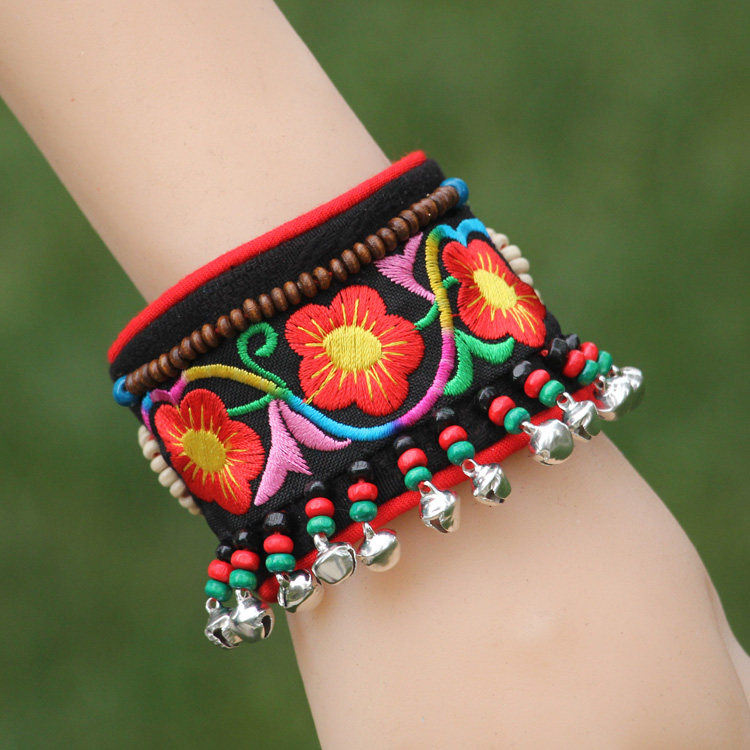 云南特色布艺铃铛手链民族风原创盘扣舞蹈表演旅游景点女手镯饰品