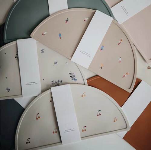 儿童硅胶餐垫隔热防滑餐垫