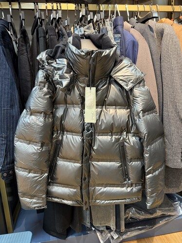 撤柜意大利高端品牌男士羽绒服品质很好面料舒适 版型好看