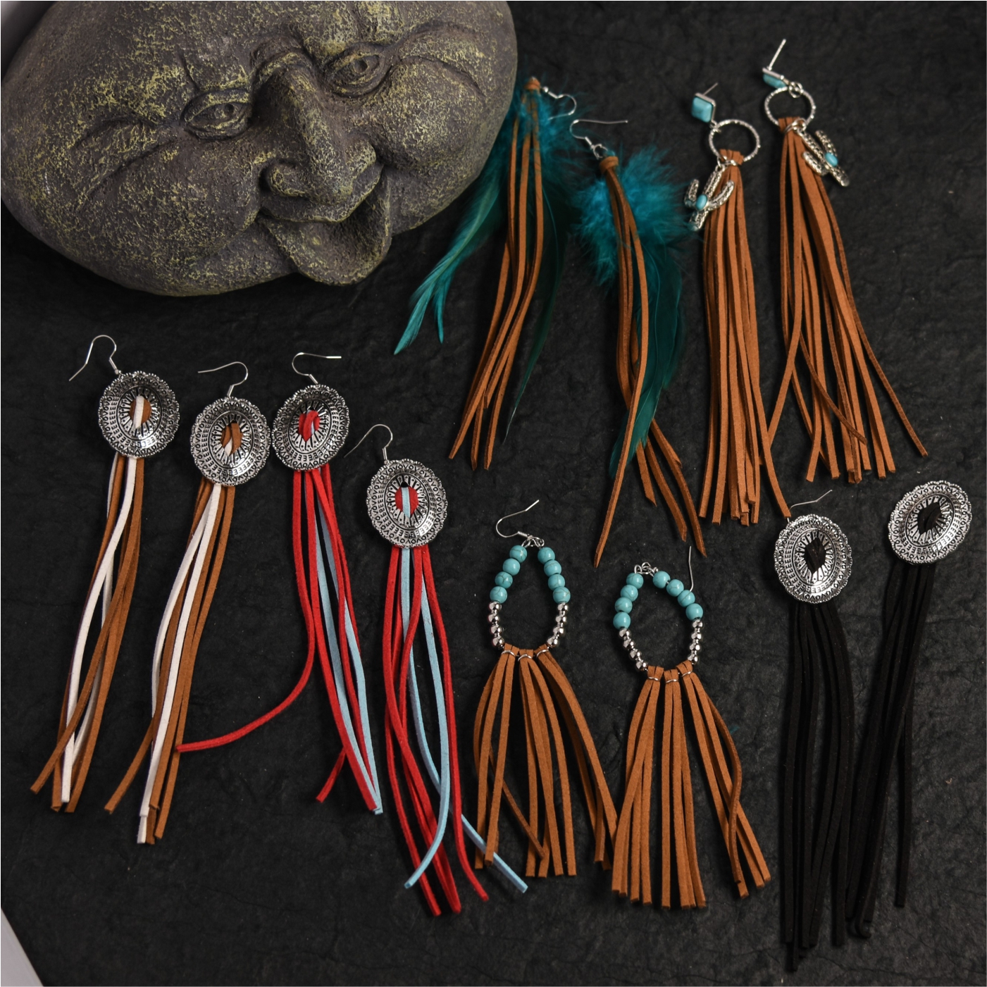 朔风吹散三更雪，倩魂犹恋桃花月。小众超长耳环耳饰女高级感秋冬