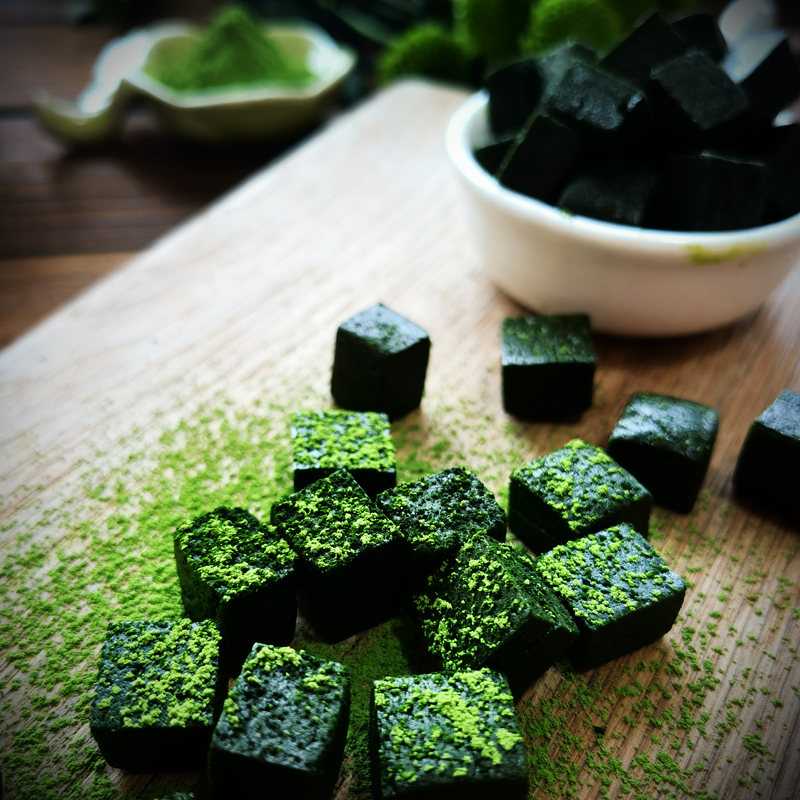 糖控yi食宝宝专享。不甜巨浓极苦涩的抹茶小小方 小糖人可食。