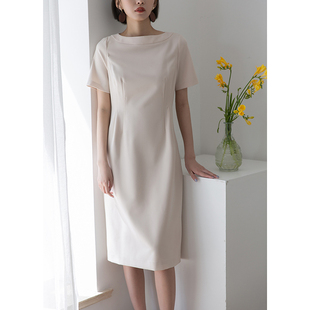 一步到位 立体收腰夏季纯色优雅感赫本风正式场合连衣裙夏