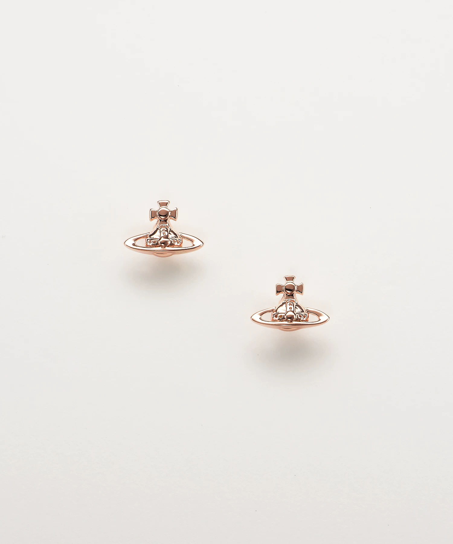 Япония покупкаVivienne Westwood Queen Mother West Simple Saturn Earrings Men's Lorelei