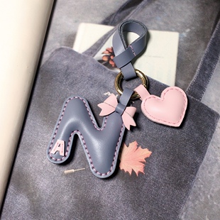 新品定制字母爱心手工轻奢包包挂件汽车钥匙扣时尚生日礼品小挂饰