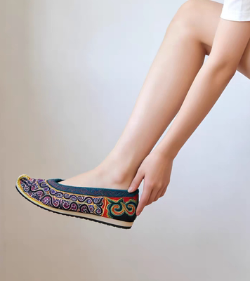 36码半手工绣花鞋马尾绣满花老绣收藏民族风老鞋子千层底水族布鞋