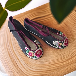 手工绣花鞋36码胶底绣鞋云南白族刺绣布鞋露趾传统女鞋复古古风鞋