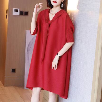 褶皱时尚妈妈大码连帽连衣裙春夏遮肚显瘦宽松洋气减龄200斤