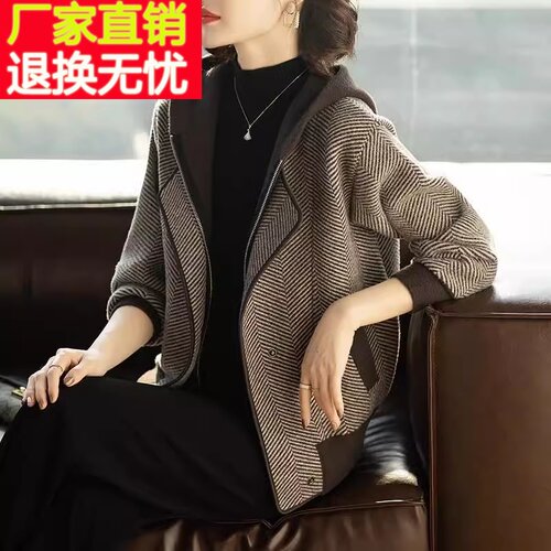 妈妈外套2025新款春装中老年女洋气时尚夹克50岁春秋短款上衣高贵