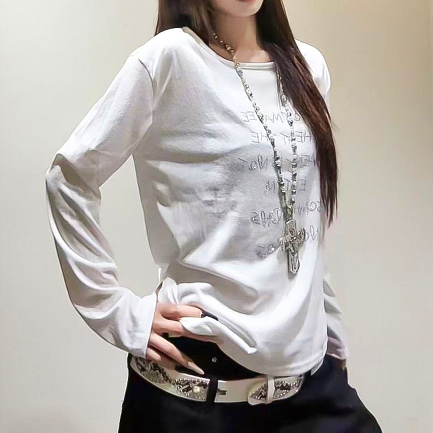 早秋慵懒休闲宽松字母烫钻长袖T恤冬后背镂空蕾丝拼接打底衫上衣